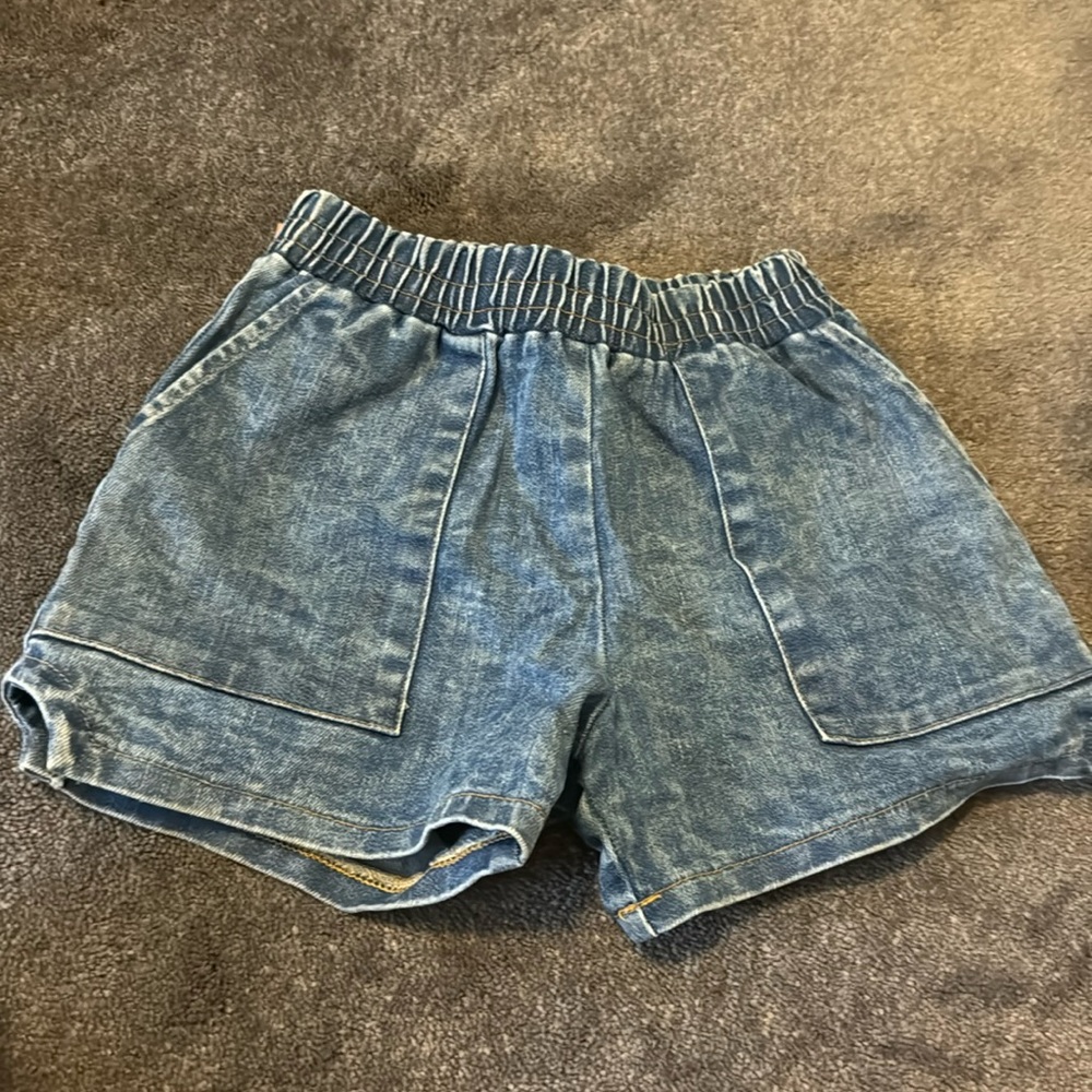Great dad fit jeans. Unisex